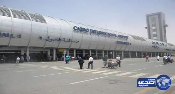 تأخر إقلاع طائرة من مطار القاهرة الدولي لإصرار راكبة إماراتية على النزول