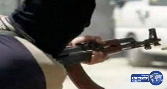 مسلحان يطلقان النار على شقيقين في القطيف لخلافات سابقة بينهم