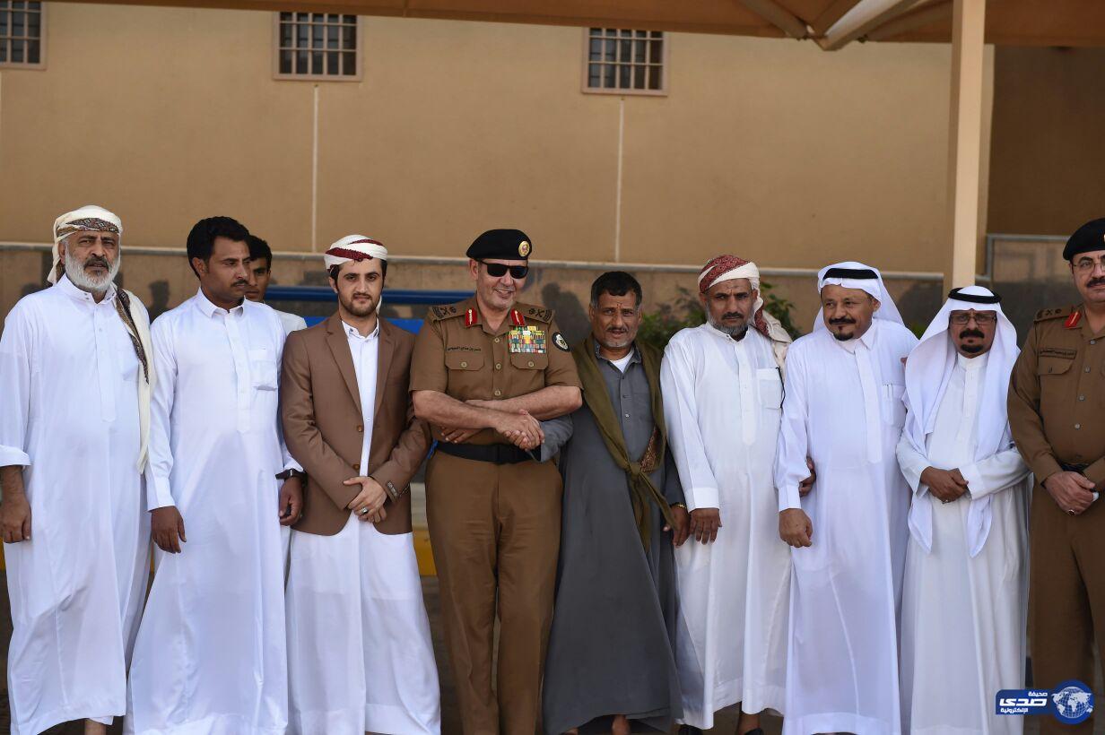 بالصور ..قبيلتين يمنية وسعودية في ضيافة الشرطة بعد الصلح