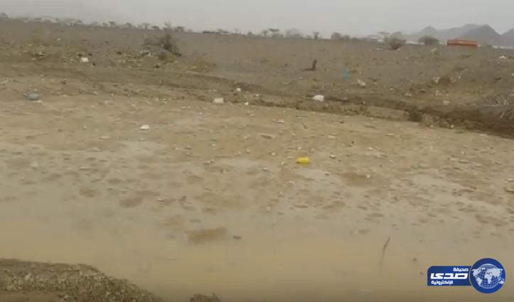 بالفيديو.. حفرة بعمق 10 أمتار تهدد حياة المتنزهين بـ”المدينة المنورة”