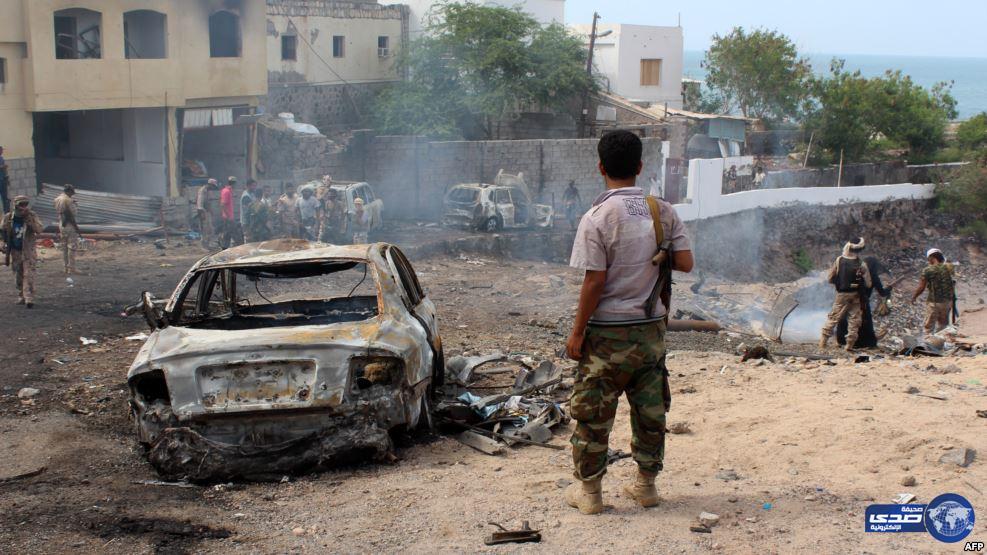 الحكومة اليمنية تتهم الانقلابيين بالوقوف وراء هجوم عدن