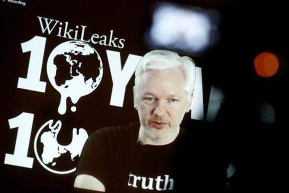 مؤسس &#8220;ويكيليكس&#8221; يتوعد بنشر مليون وثيقة قبل الانتخابات الأمريكية