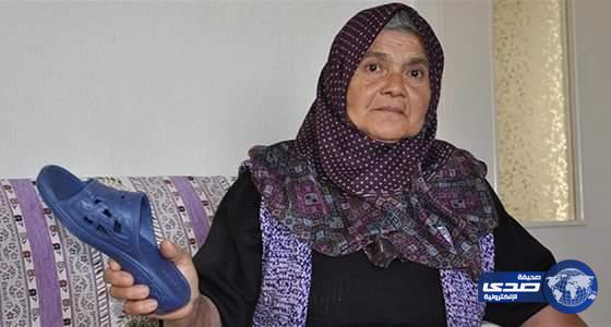 مسنة تواجه السجن 5 سنوات لرميها النعال على ابنها