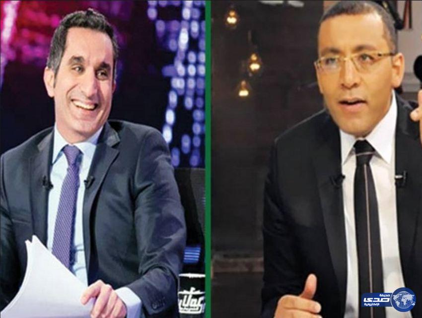 باسم يوسف يرد على الإعلامي المصري خالد صلاح بلغة شوارع.. لماذا كل هذا الانحطاط