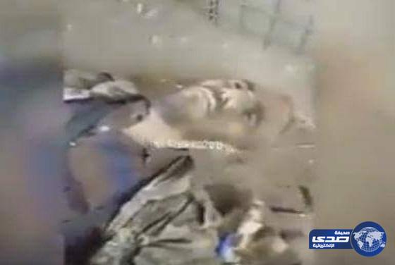 بالفيديو.. جندي سعودي يلقن حوثي الشهادة قبيل مقتله