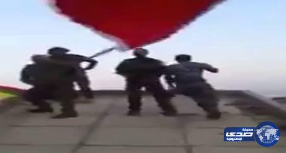بالفيديو..الحشد الشيعي ينتهك حرمة الموتى وينبش قبر صدام حسين
