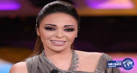 بالفيديو ..داليا البحيري تنفي ارتدائها ” مايوه” في حفل عمرو دياب