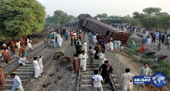مقتل 11 شخصا وإصابة 40 فى تصادم قطارين بباكستان