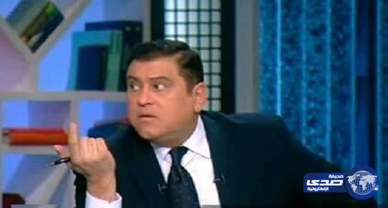 بالفيديو : اعلامي مصري يتعرض لموقف محرج لانتحال متصل  صفة شقيقه النائب.. وهذا رده!!