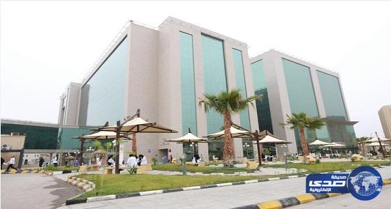 فريق طبي بمدينة الملك سعود الطبية يباشر الحالات الحرجة بسبب التقلبات الجوية
