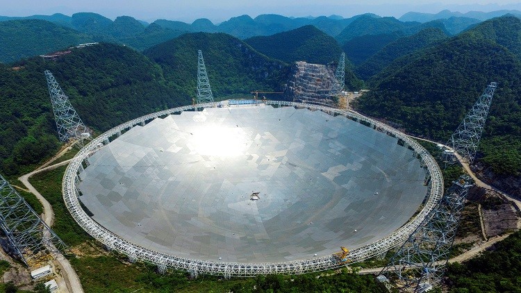 الصين تعتزم طرد تسعة آلاف شخص لبناء أكبر تلسكوب في العالم