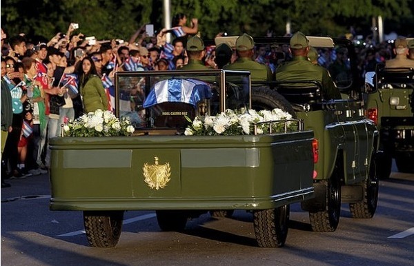 انطلاق مراسم تشييع جثمان الزعيم الكوبي &#8221; كاسترو&#8221;