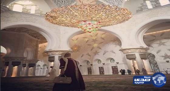بالصور: لأول مرة .. باريس هيلتون بالحجاب في مسجد الشيخ زايد