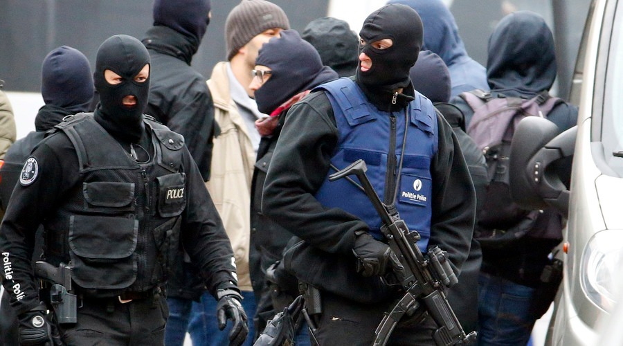 مداهمة 9 منازل واعتقال 8 أشخاص للاشتباه بصلتهم بـ”داعش” في بلجيكا