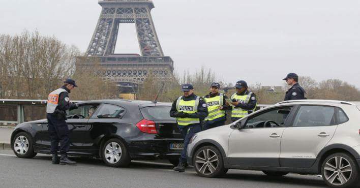 باريس تفرض قيودا على حركة السيارات بسبب التلوث