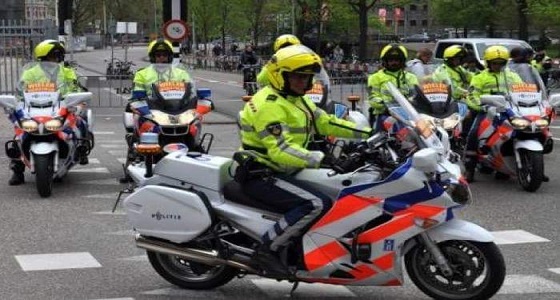 اعتقال شخص بحوزته بنادق ومفرقعات في مدينة روتردام الهولندية
