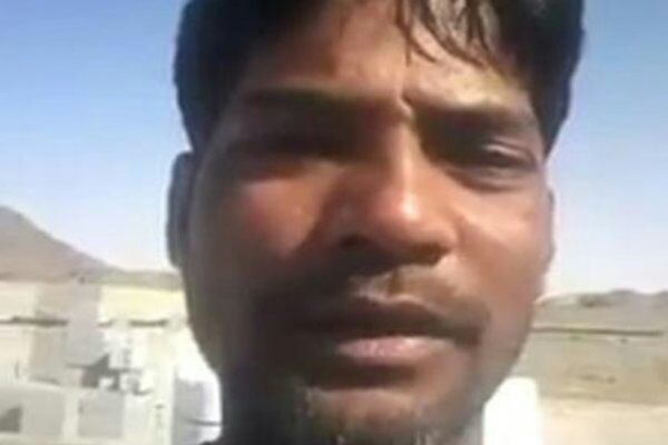 عامل هندي يستغيث من نقص المرتبات مطالبا العودة إلى بلاده