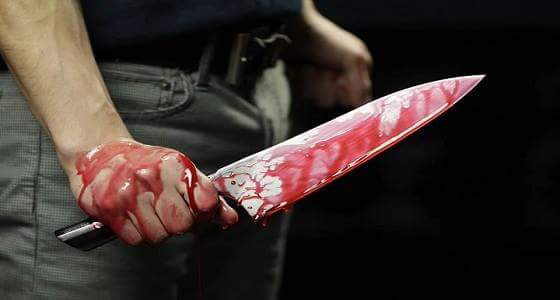 شاب تونسي يطعن عشيقته بسكين ويشوه جسدها