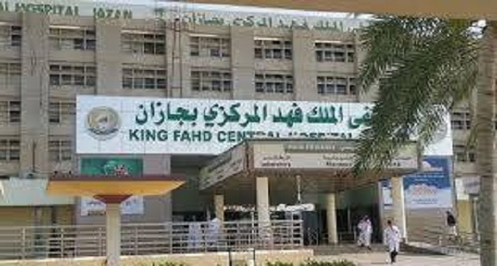فرق الدفاع المدني تحاول السيطرة على حريق إسكان مستشفى الملك فهد بجازان