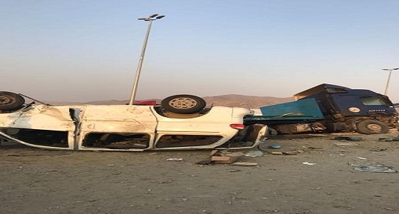 حادث تصادم يصيب 9 أشخاص على طريق مكة – الساحل