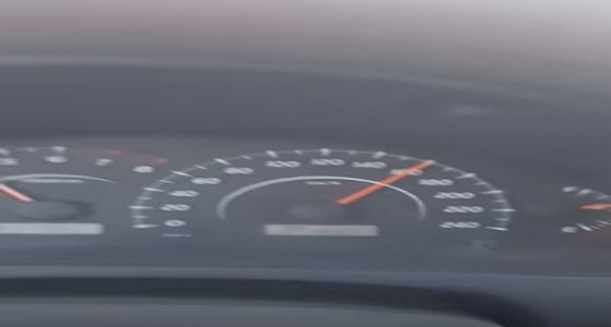 بالفيديو.. سائق سيارة معلمات &#8220;متهور&#8221; يسير على سرعة 180 كلم