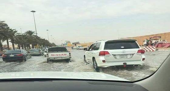 مرور الرياض يطالب باستخدام طرق بديلة لطريق الملك خالد