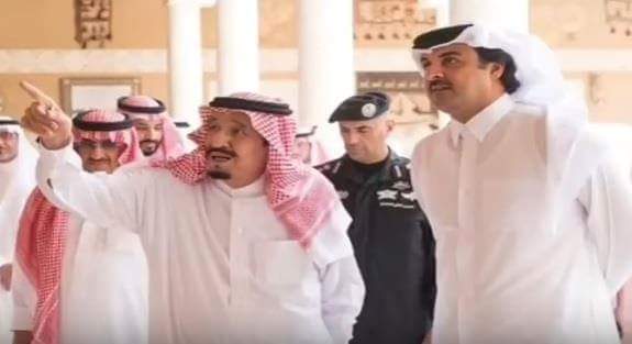 بالفيديو .. شاعر قطري يرحب بزيارة خادم الحرمين بقصيدة