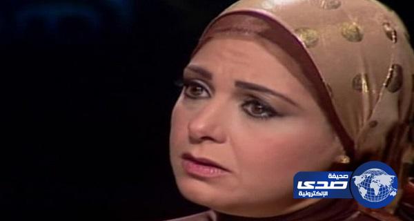 بالفيديو..صابرين تنهار من البكاء في عزاء أحمد راتب