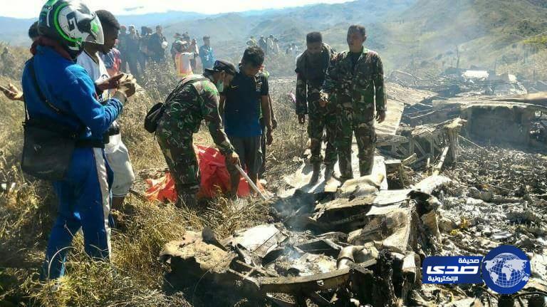 مقتل 13 شخص في تحطم طائرة عسكرية في اندونيسيا