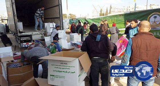 بالصور.. الحملة السعودية توزع المساعدات الإغاثية على أكثر من ألف لاجئ سوري في الأردن