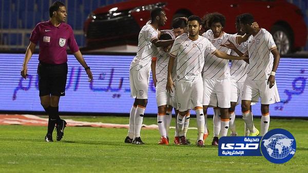 الشباب يتجاوز عقبة الباطن بثلاثية