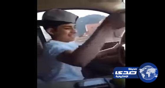 بالفيديو.. مراهق يوثق لحظة انقلاب سيارته أثناء ممارسته التفحيط