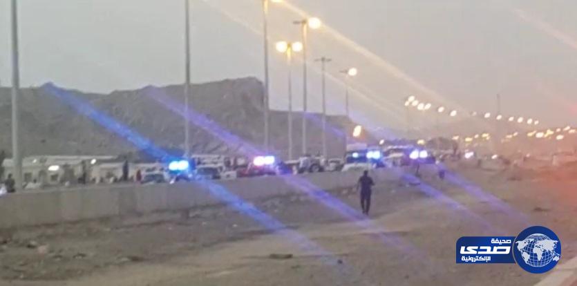 بالصور.. احتجاجات عمال «بن لادن» توقف حركة المرور على الطريق الدائري بمكة