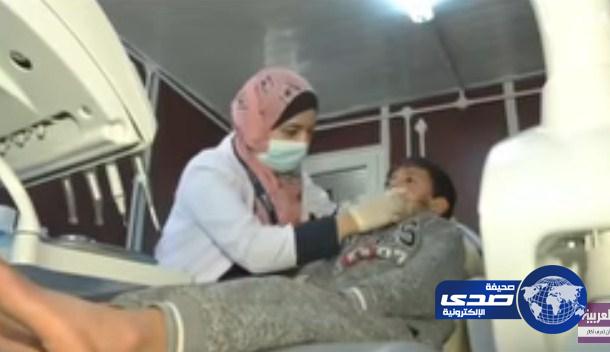 بالفيديو.. طبيبة سعودية قطعت «التايمز» سباحة تفتتح مركزا لعلاج اللاجئين السوريين