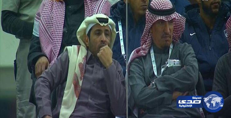 رئيس الهلال السابق يشهد فوز الزعيم على الباطن