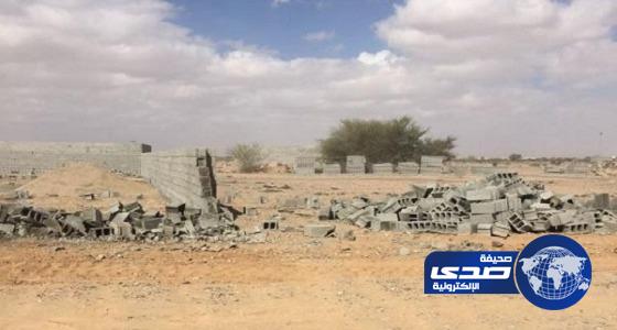 أمانة الطائف تزيل 9 أحواش ومنزلين تحت الإنشاء في السديرة