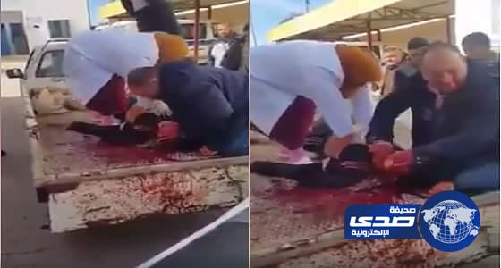 بالفيديو.. تونسي يحاول اسعاف ابنه بعد تعرّضه لحادث سير قاتل