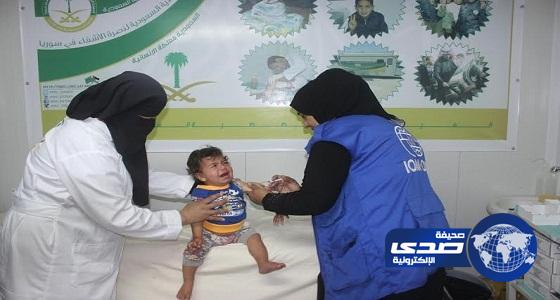 العيادات السعودية تقدم اللقاحات والمطاعيم لـ 169 طفلاً سوريا في مخيم الزعتري