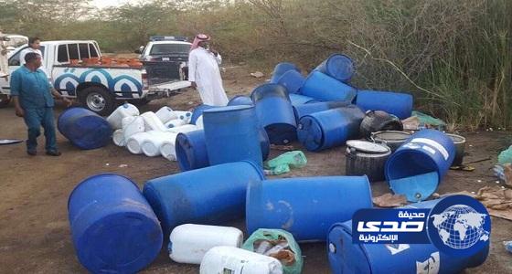 الجهات الأمنية تداهم مصنع خمور بجدة وتتلف 10 أطنان قبل توزيعها