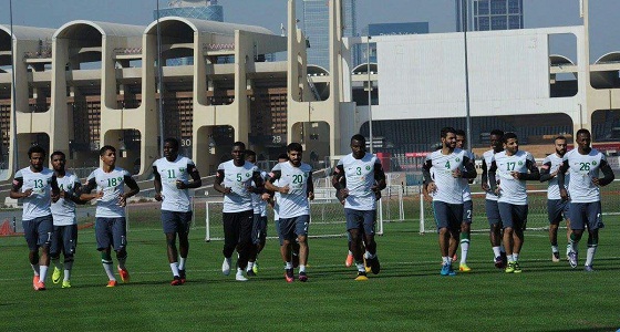 بالصور.. المنتخب يواصل تدريباته بمعسكر أبوظبي