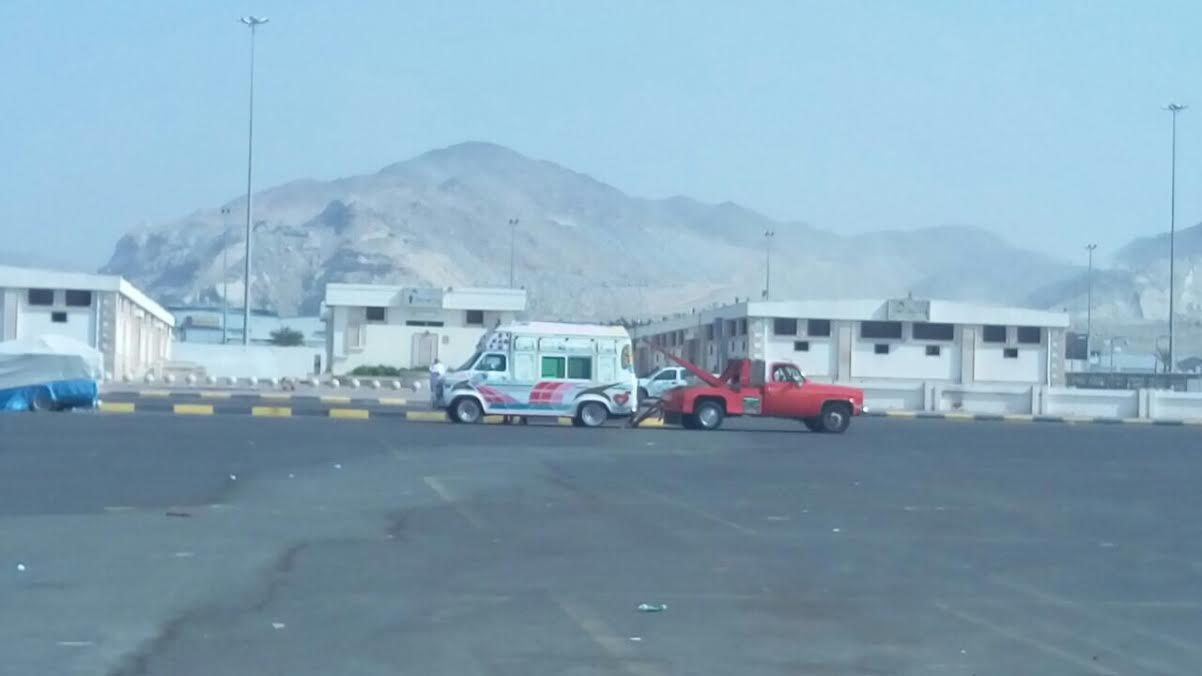 بالصور.. منع وإيقاف كافتيريات البيع المتجول المخالفة بمكة