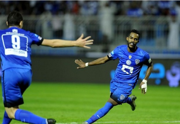 الشباب يضم لاعب الهلال كـ”هاوي” رغم منعه من التسجيل