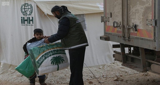 الحملة السعودية توزع المساعدات الإغاثية على النازحين السوريين