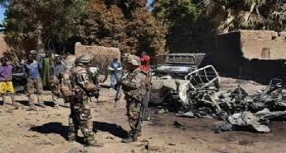 مقتل 37 في تفجير سيارة مفخخة استهدفت قاعدة عسكرية في مالي