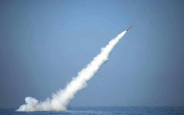 باكستان تنجح في تجربة أول صاروخ بحري مجنح