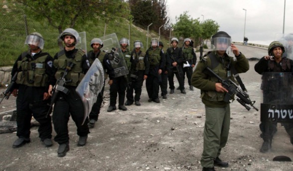 قوات الاحتلال الإسرائيلية تعتقل 15 شابًا فلسطينيًا