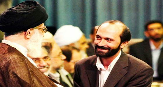 بالصور :مفاجأة مدوية ..مغتصب الأطفال قارئ القرآن في بيت خامنئي كان ” حلاقا”