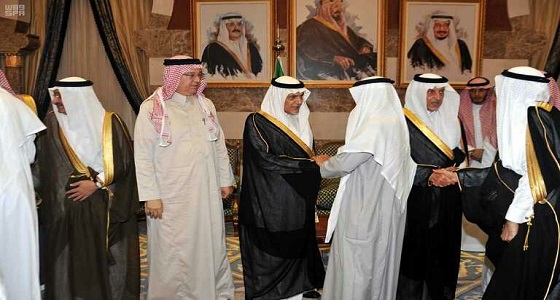 بالصور.. أمير مكة المكرمة يستقبل المعزين في وفاة الأمير محمد بن فيصل بن عبدالعزيز آل سعود