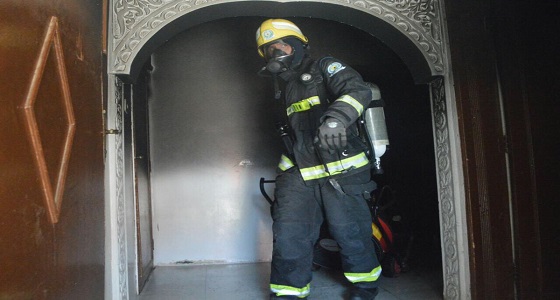 مدني رفحاء يخمد حريقا اندلع في منزل بسبب دفاية كيروسين