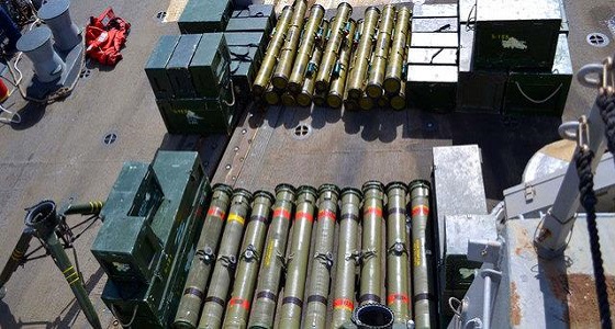 القوات المسلحة تباغت الانقلابيين وتقتل وتأسر 13 حوثيا قبالة الحرث